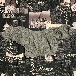 Hollister off the shoulder ruffle crop top size xs